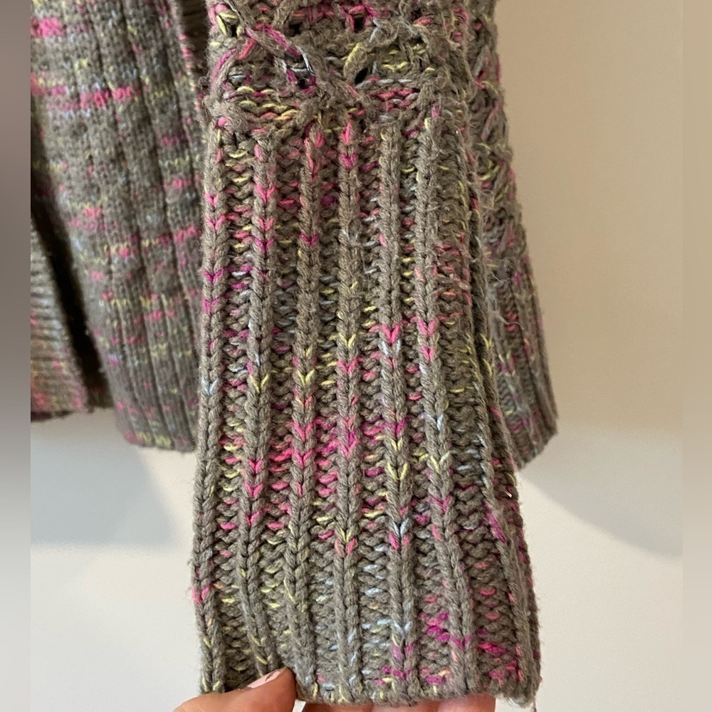 AEROPOSTALE cardigan. Very retro. Size small.​​​​​​​​ - Picture 3 of 6